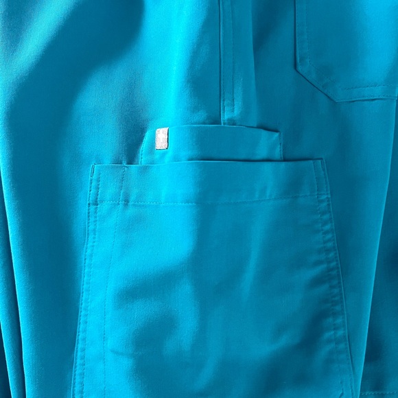 Figs Scrub Set - Picture 8 of 10